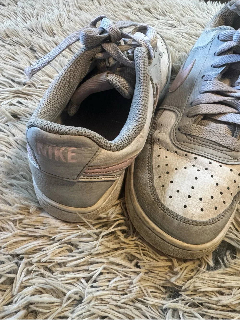 Nike Women's Light Gray and Pink Low-Top Sneakers